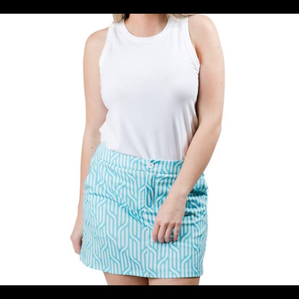 Women’s Skort soft flowy wrinkle free, 2 front pockets, faux back pockets NWT
